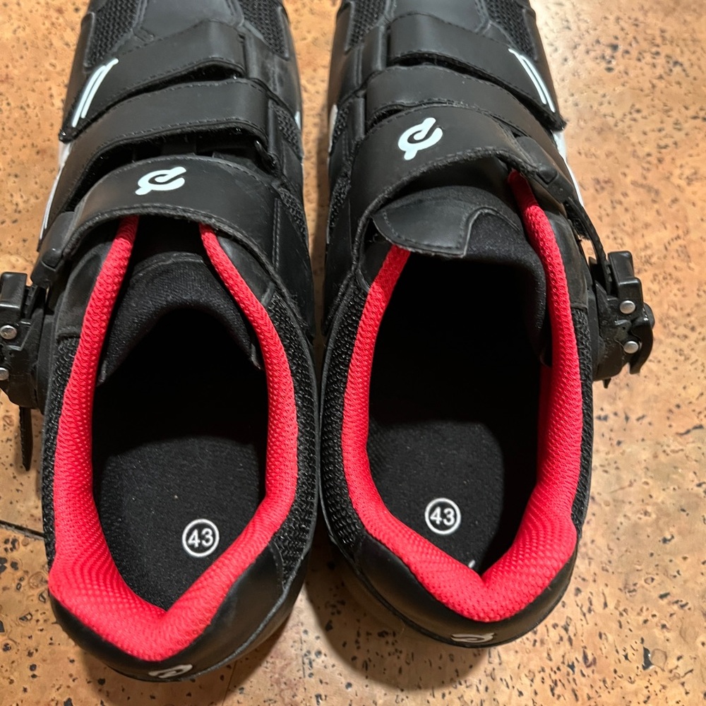 Peloton cycling shoes with cleats sz EU 32 US 10